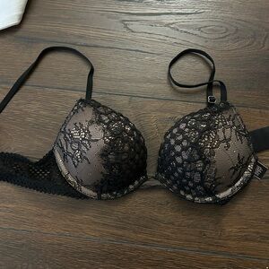 Victorias Secret bombshell bra